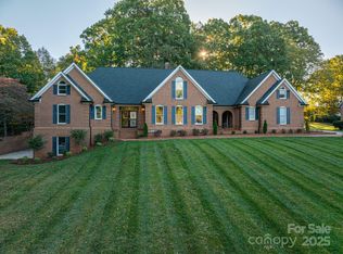 208 Hollow Rd, Lincolnton, NC 28092