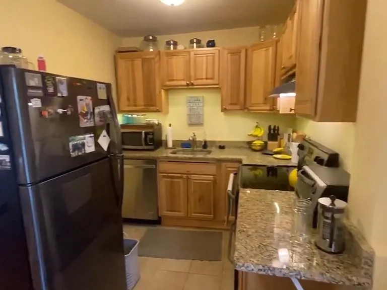 107 Middle St #2 — Photo 3