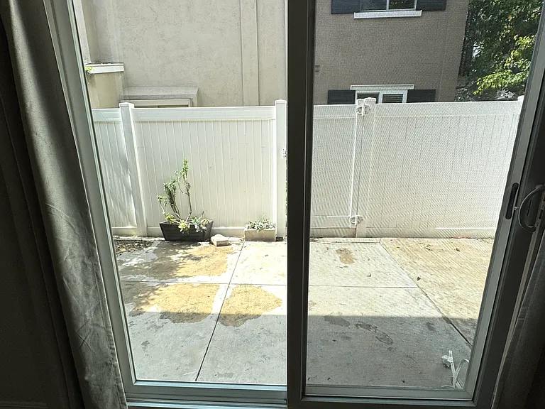 660 S Glassell St #15 — Photo 18
