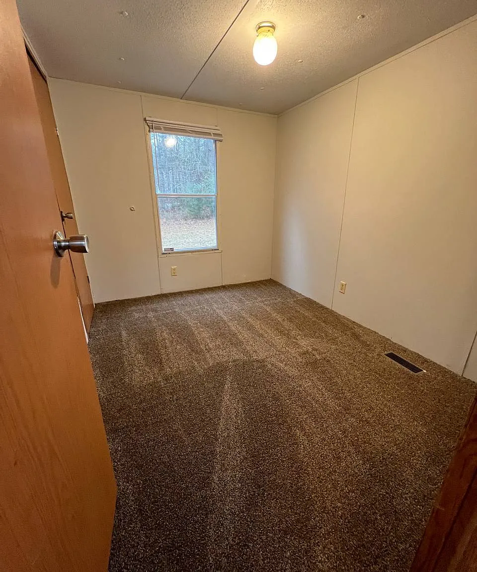 685 Julia Street - 1 — Photo 3