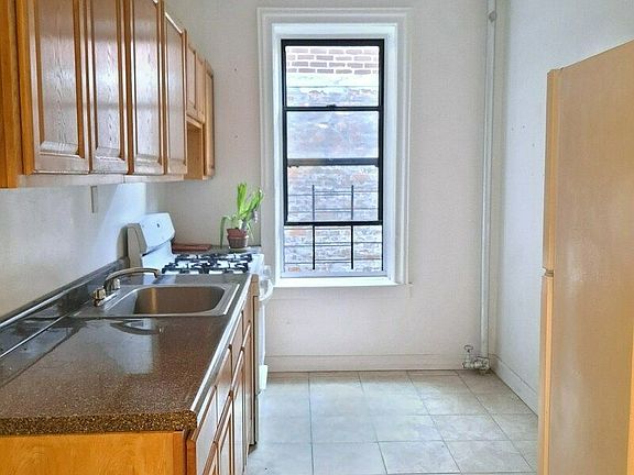 2nd image of 289 Empire Blvd APT 6H