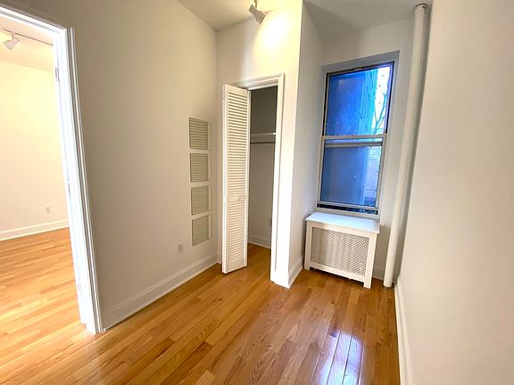 5th image of 110 E 1st St APT 23