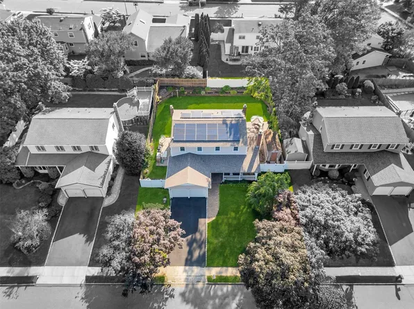 40 Birch Street, Lake Grove, NY 11755