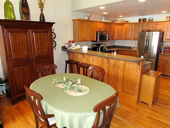 5th image of 102 21st St Unit 2