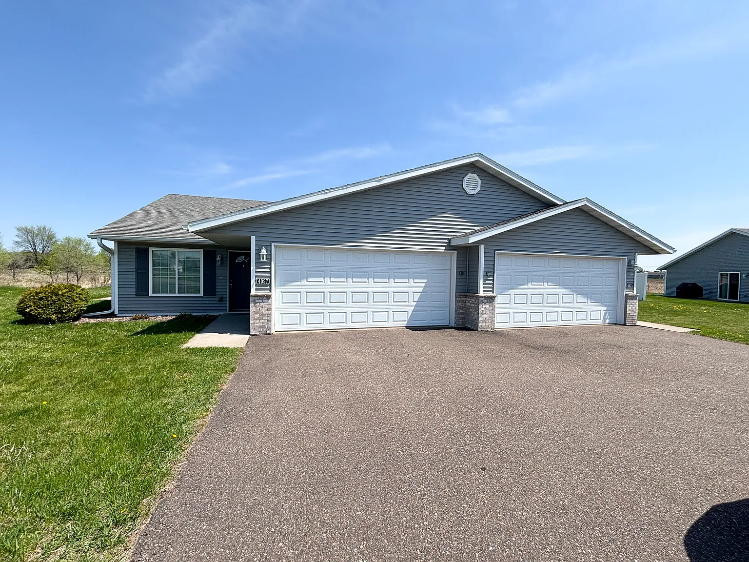 2 bed, 1.5 bath, 1525 sqft, $1,295 — Photo 1