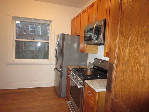 2nd image of 7352 S Coles Ave #1