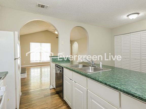 5th image of 6380 Ariaal Dr