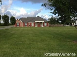 637 Moresi Rd, Jeanerette, LA 70544