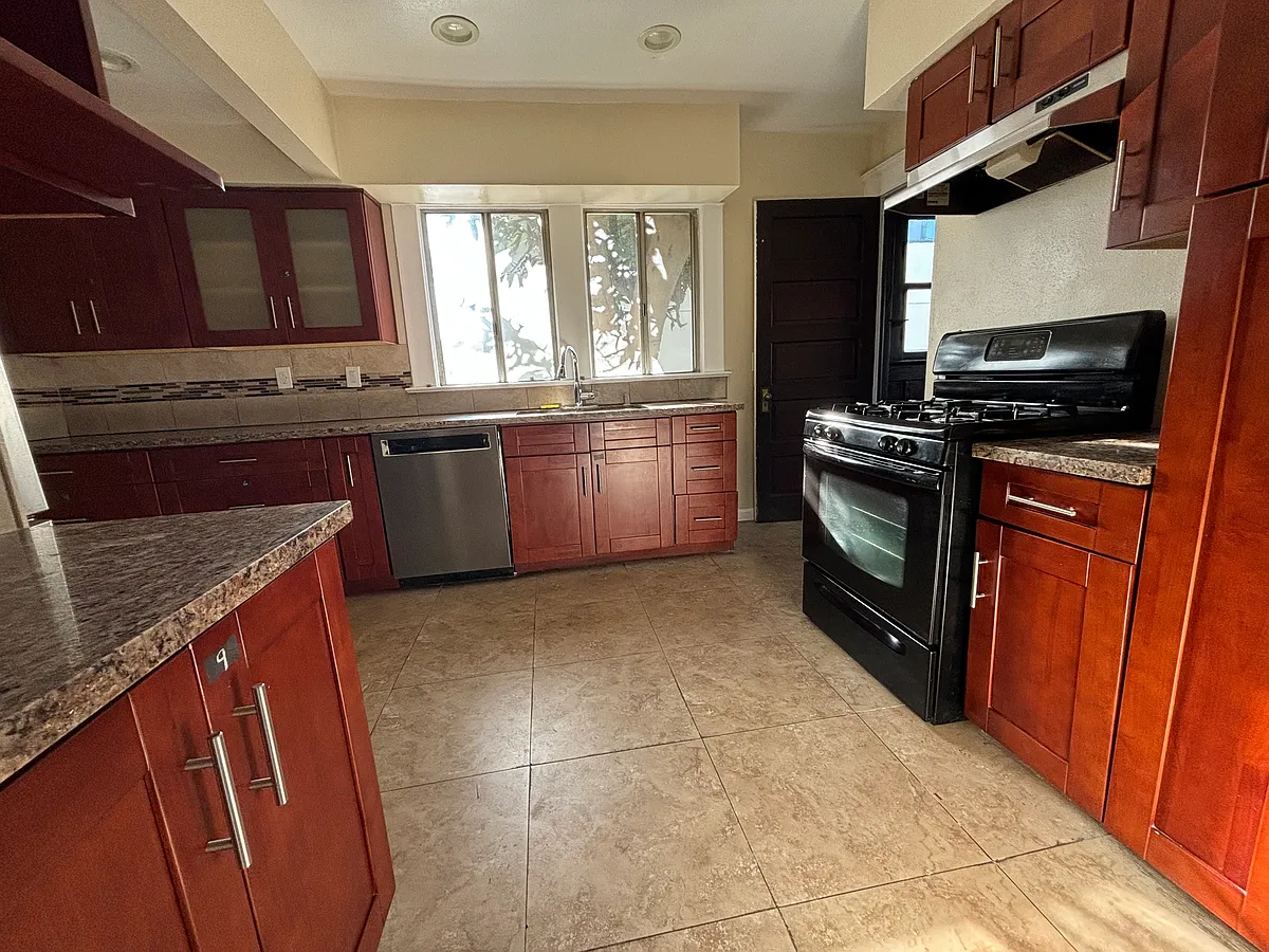 526 W 49th St Apt 2, Los Angeles, CA 90037 HotPads