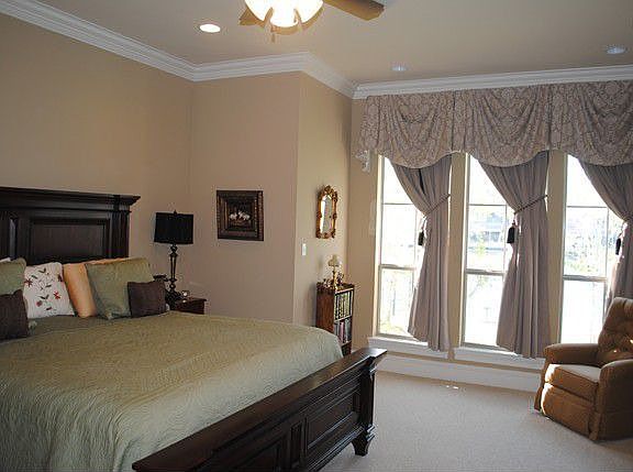 5th image of 21137 Waterfront East Dr