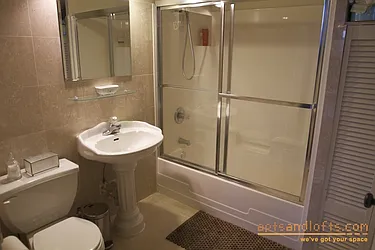 Rented by aptsandlofts.com