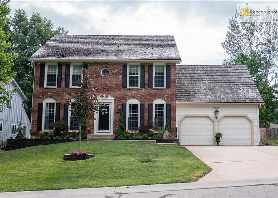 1st image of 4003 NE Woodridge Dr