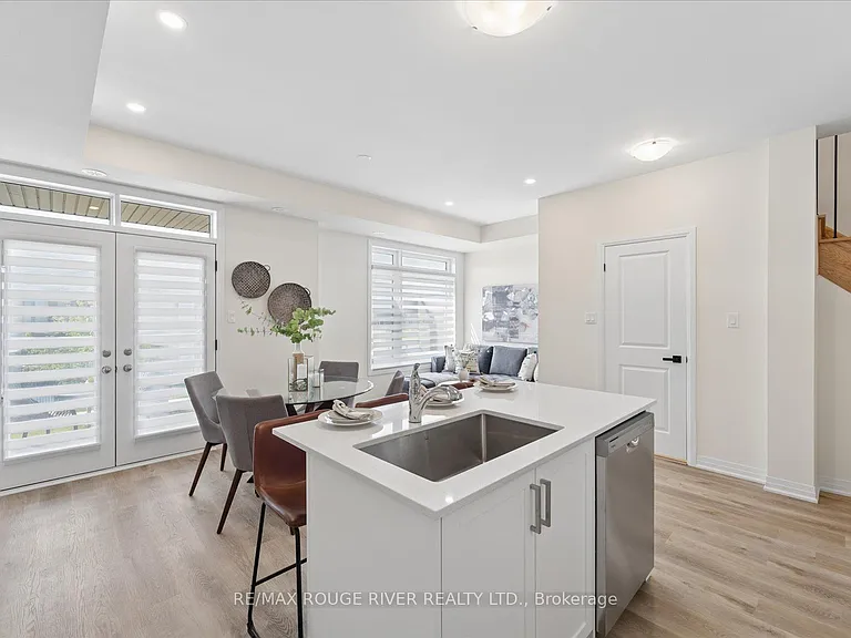 6 Esquire Way — Photo 19