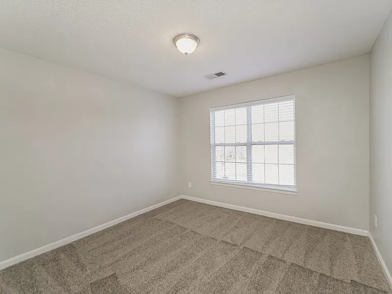 2700 Hampton View Ct — Photo 13