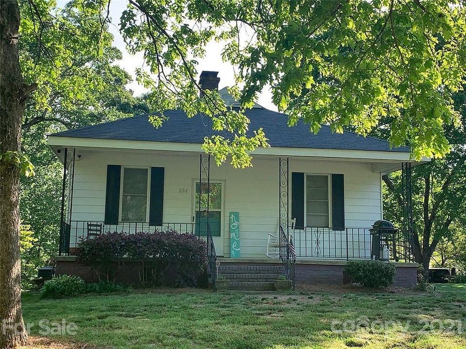 1st image of 204 Henderson St