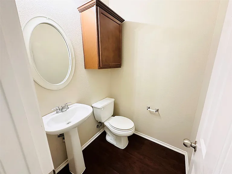 245 Verano Dr — Photo 15