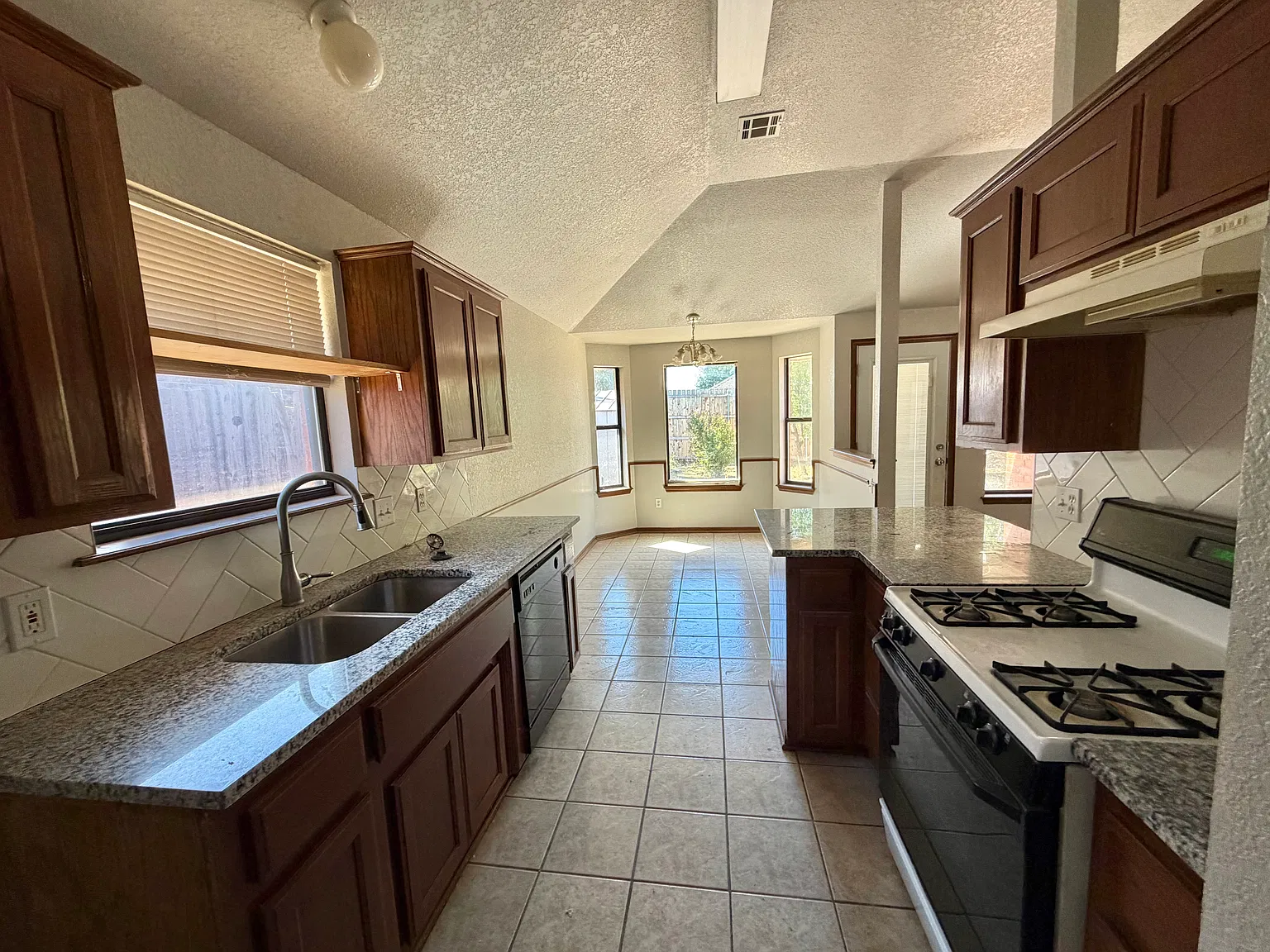809 N Morgan Dr — Photo 3