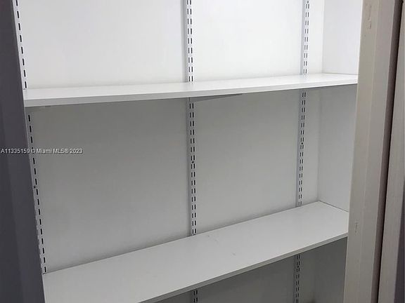 5th image of 115 NE 14th Ave APT 4
