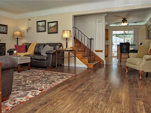 3rd image of 25637 W Hedgewood Dr