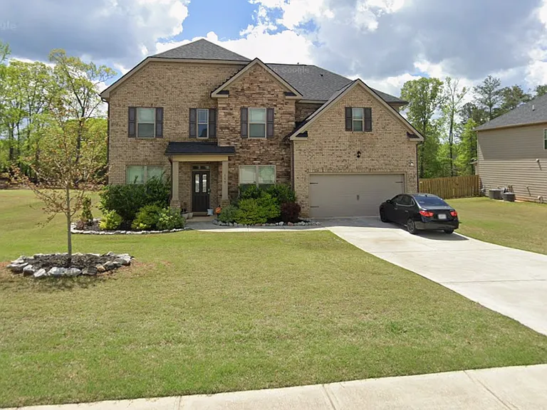 117 Beaumont Way — Photo 1