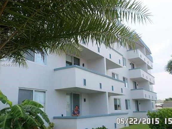 3rd image of 11750 NE 16th Ave APT 204