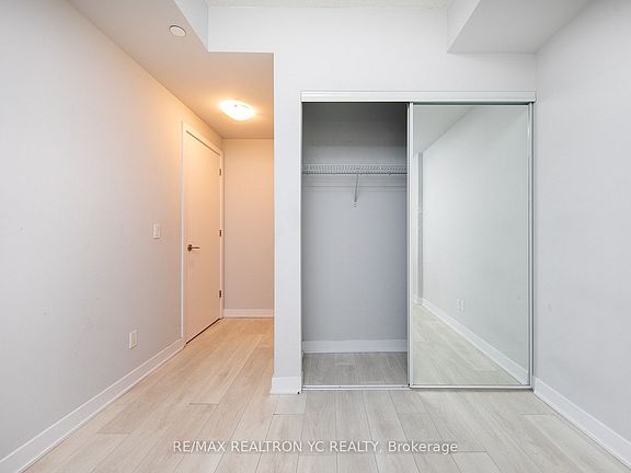 3rd image of 2221 Yonge St #313