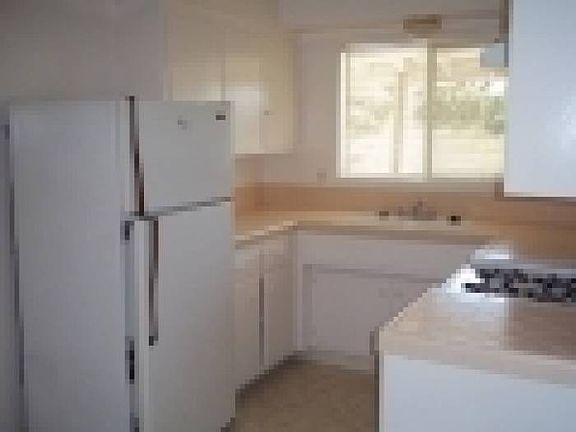 Kitchen with Gas applianc