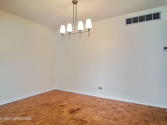 3rd image of 1974 Holbrook Ln
