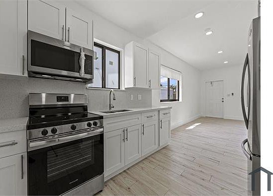 1st image of 14430 NE 5th Pl APT 3