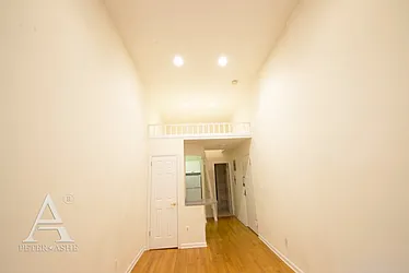 Rented by Peter Ashe