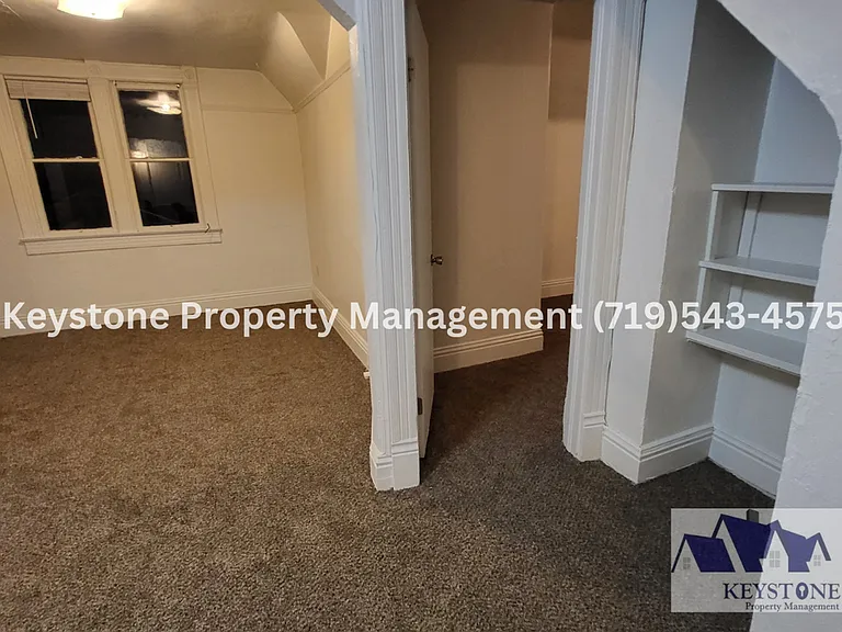 $400 Off Move In Special! Centrally Located 2nd Floor Apartment with 1 Bedroom/1 Bathroom - $800/... — Photo 10