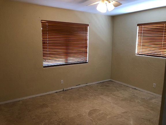 4th image of 40 Sunny Shore Dr