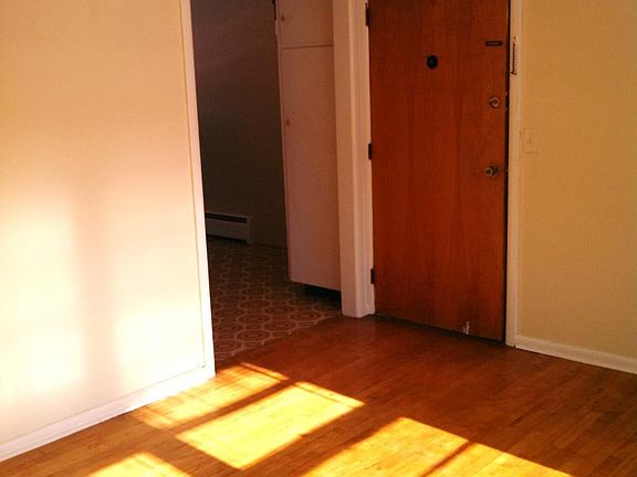 L room to kitchen