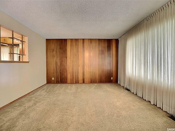 3rd image of 137 Stapleford Cres