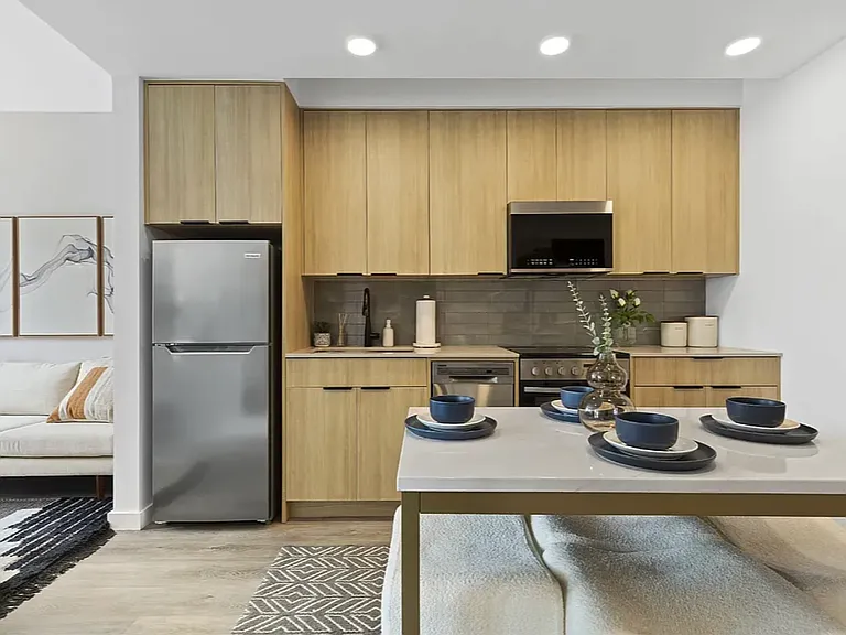 2455 3rd Ave #10A — Photo 3