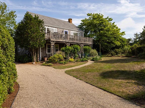 2nd image of 61 Monomoy Rd