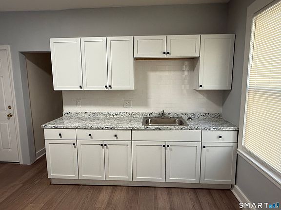 3rd image of 51 Gilbert St Floor 1