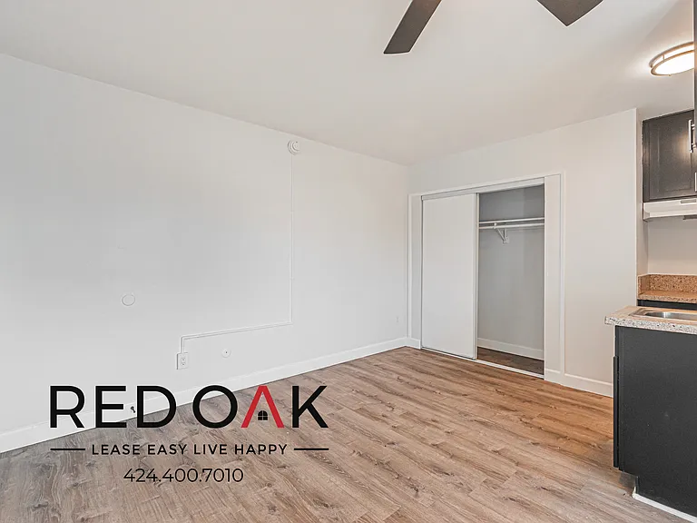 6722 Troost Ave #10 — Photo 2