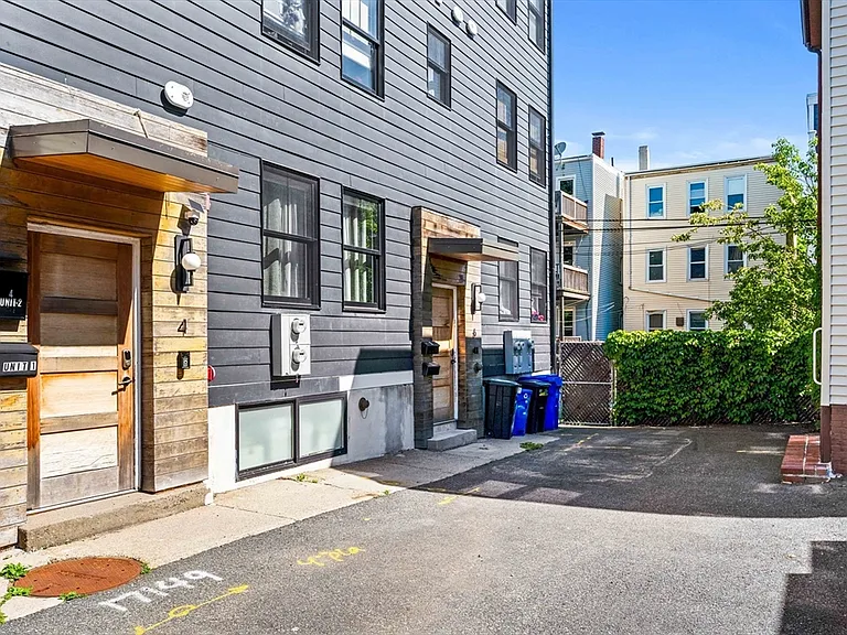 4 Everett Pl #1 — Photo 26