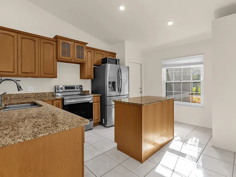 826 Gillmar Ave NW — Photo 4