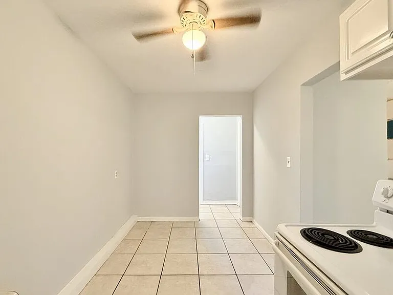 932 22nd St S #4 — Photo 14