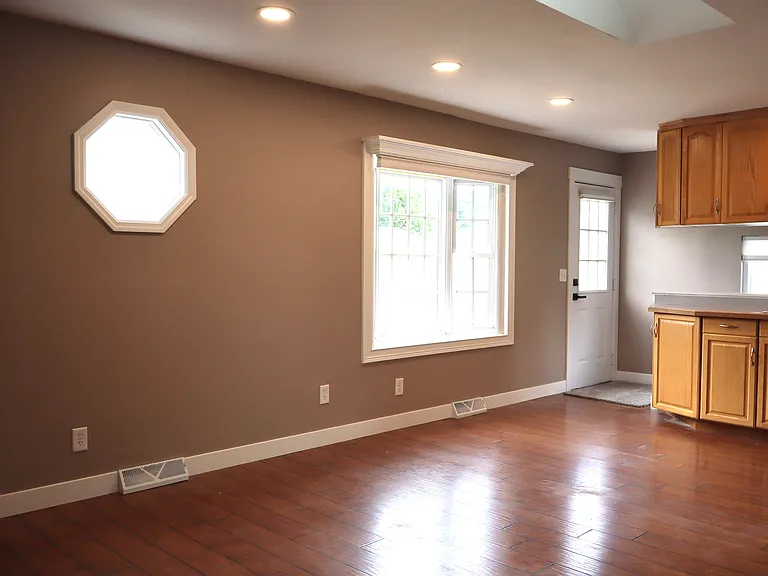 2230 Brookside Dr — Photo 5