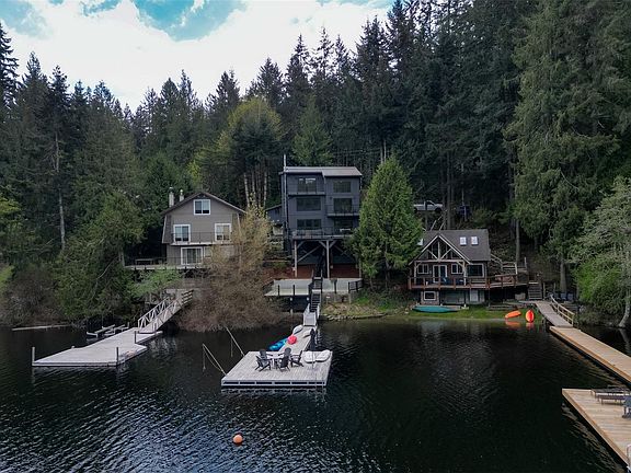 3rd image of 2719 W Shawnigan Lake Rd