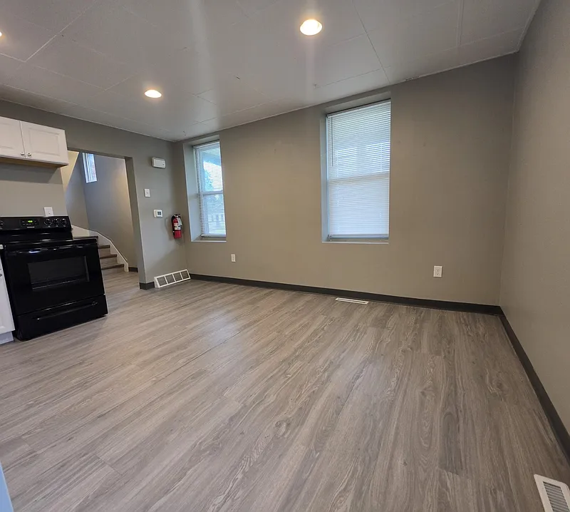 3 bed, 1.5 bath, $1,699 — Photo 4