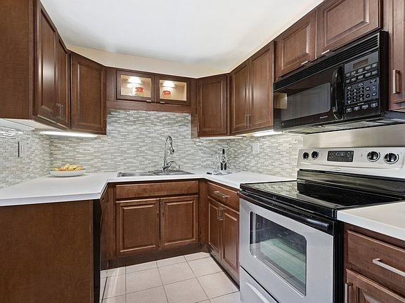 3rd image of 3939 Saratoga Ave APT 111