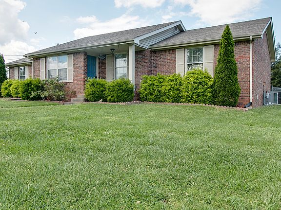 2nd image of 803 Iris Ln