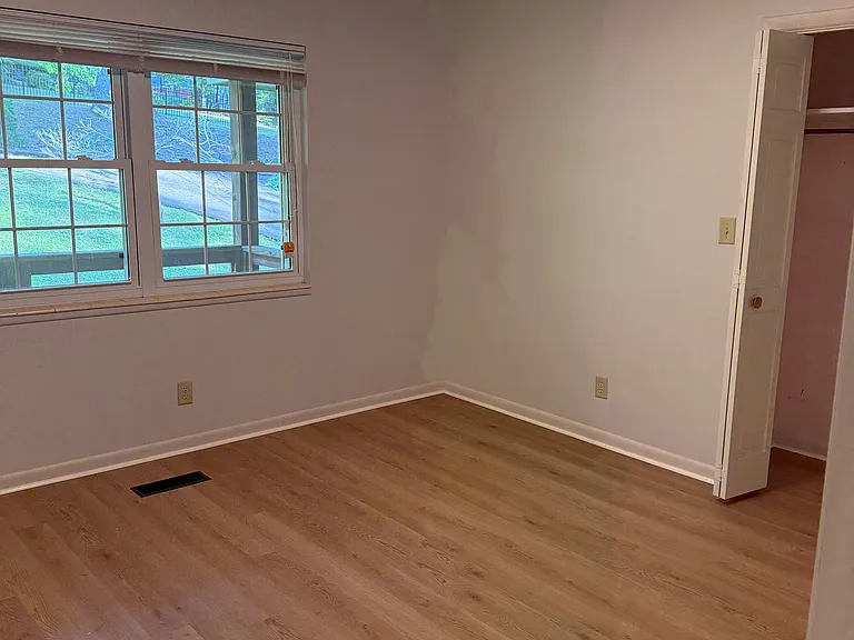 923 W Crest Rd — Photo 15