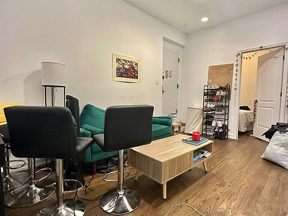 3rd image of 507 E 73rd St #1