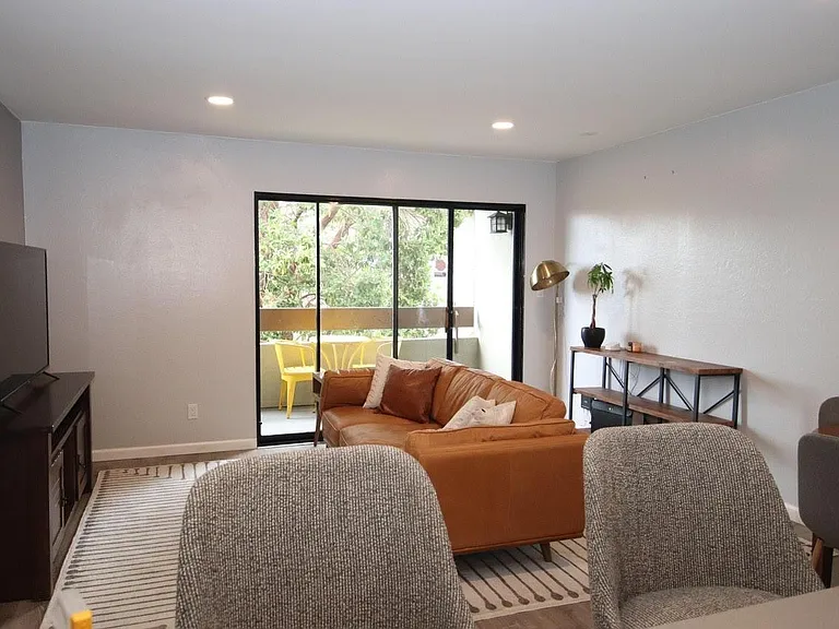 424 Orange St #204 — Photo 5
