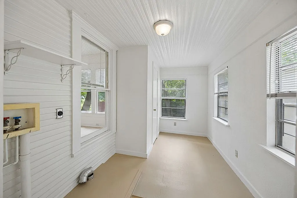 2 bed, 1300 sqft, $1,700 — Photo 4